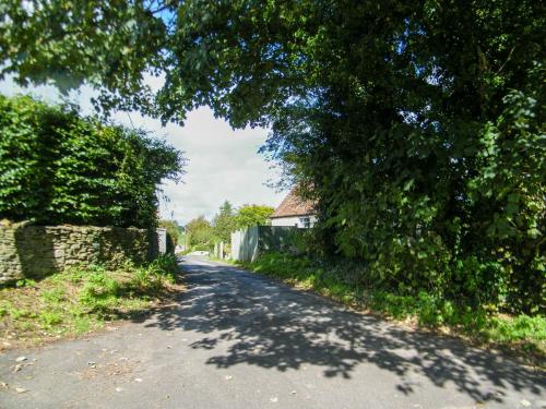 Start of Maperton lane.